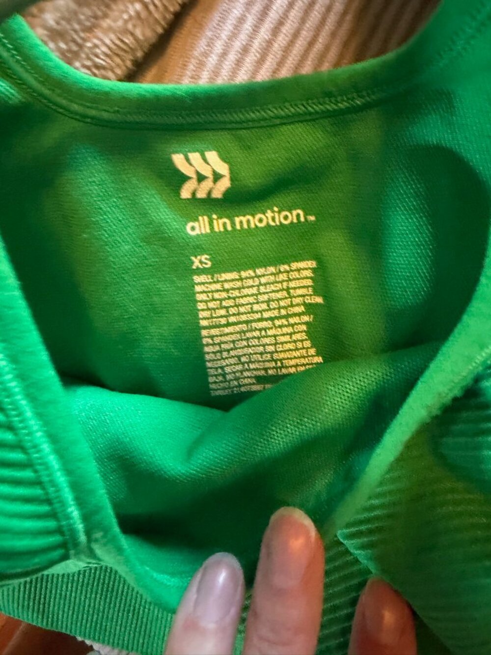 All in Motion XS 3-Piece Workout Set in Vibrant Green: Shorts, Bra & Top - Picture 4 of 12